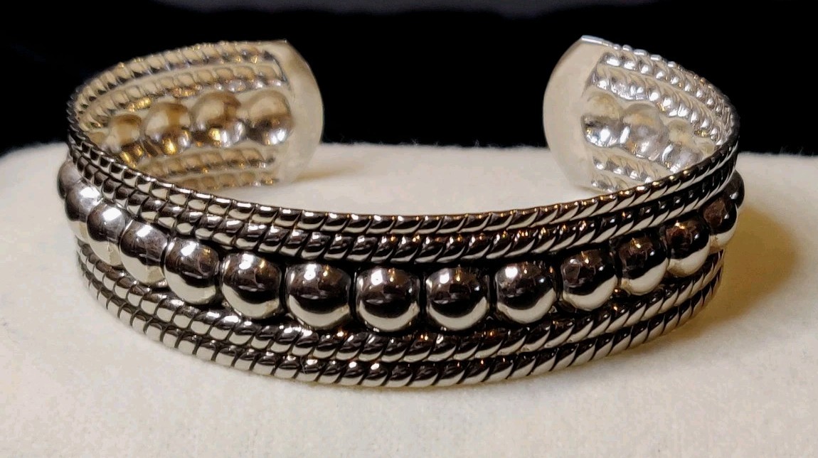 Beautiful Cuff Bracelet Silver Tone Textured 5/8″ Wide x 2.5″ Across Stud BOHO
