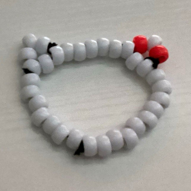 White Plastic Stretch Beaded Bracelet with Beads, Round Beads hello kitty