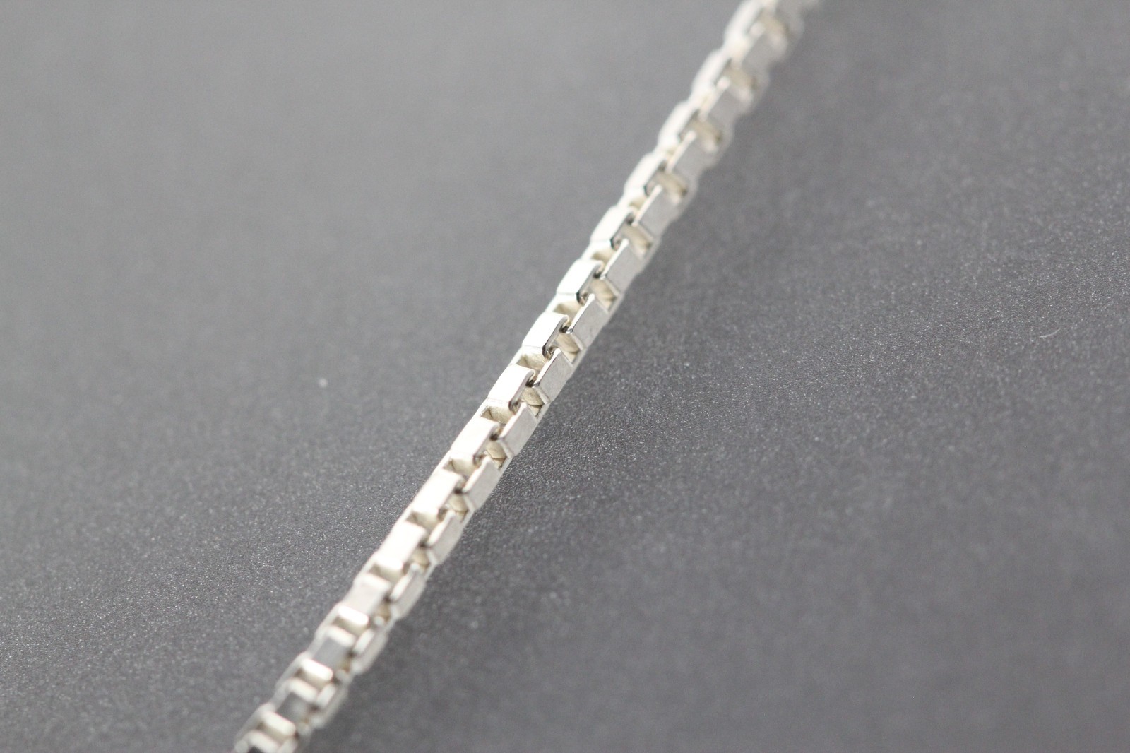 Sterling Silver 925 Box Chain 3.5 Grams, 17″ long, 1/16″ wide(NEC5980x)