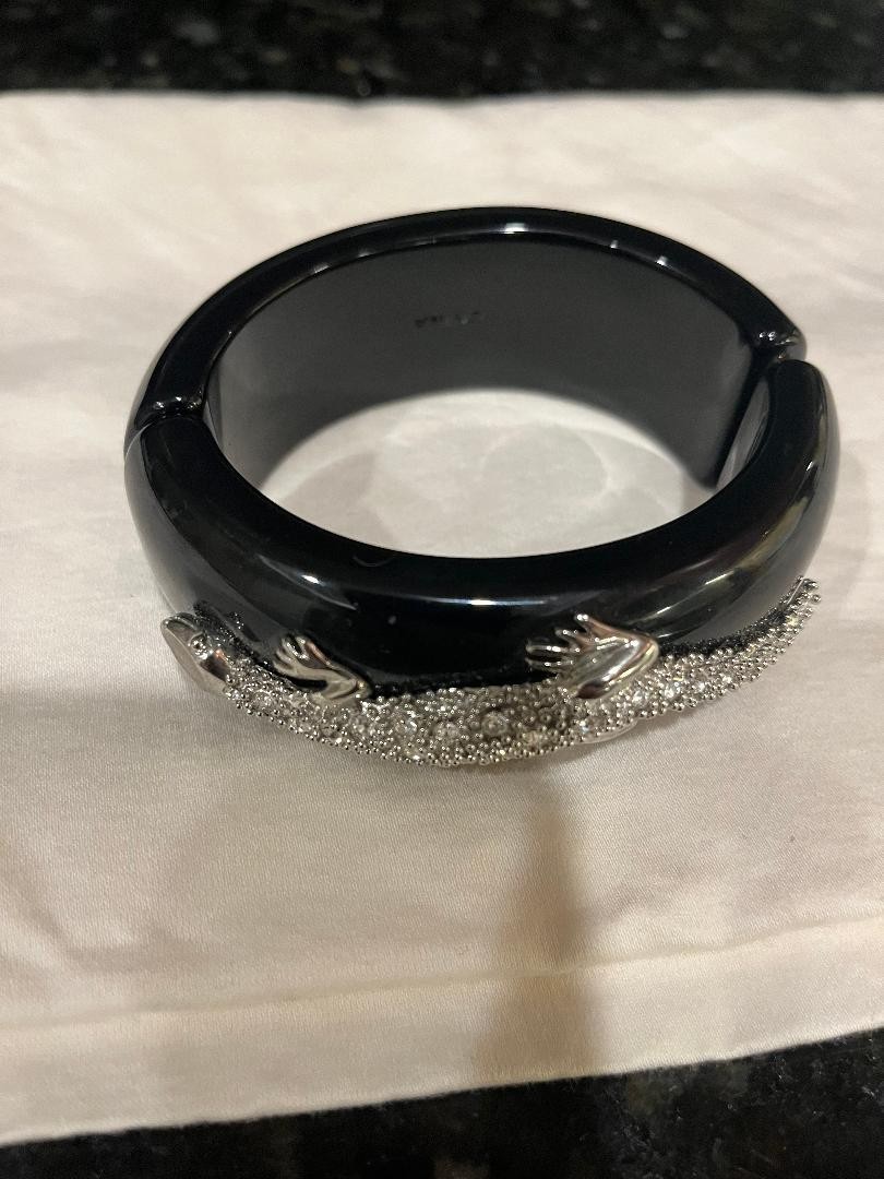 BLACK BANGLE BRACELET ENCRUSTED LIZARD DESIGN CLAMPER CUFF