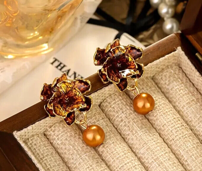 AVIANNA DESIGNER FASHION ENAMEL BRONZE FAUX PEARL FLOWER EARRINGS