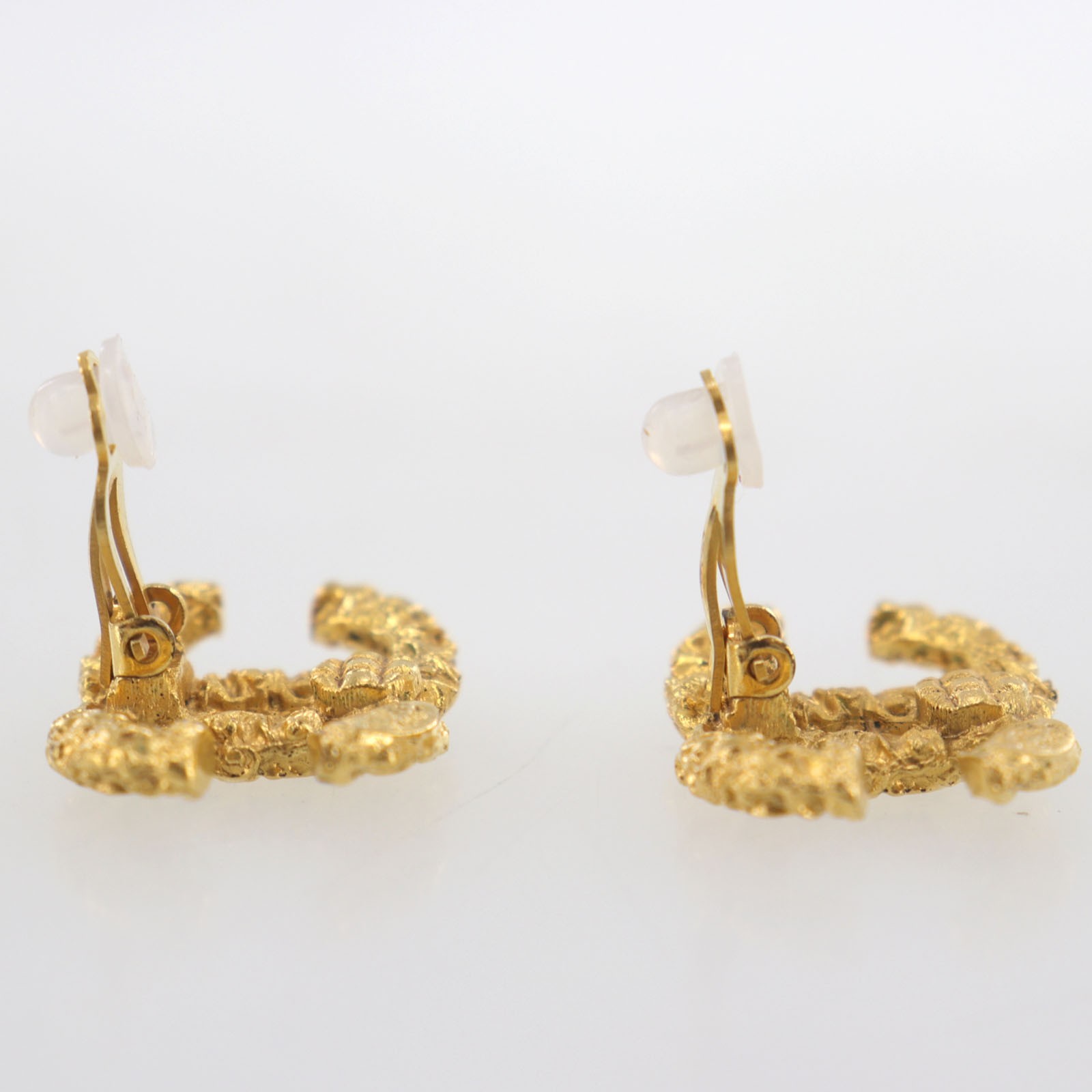 CHANEL CC Logos Used Lava Pattern Earrings Clip-On Gold 03A France Vintage #AH27