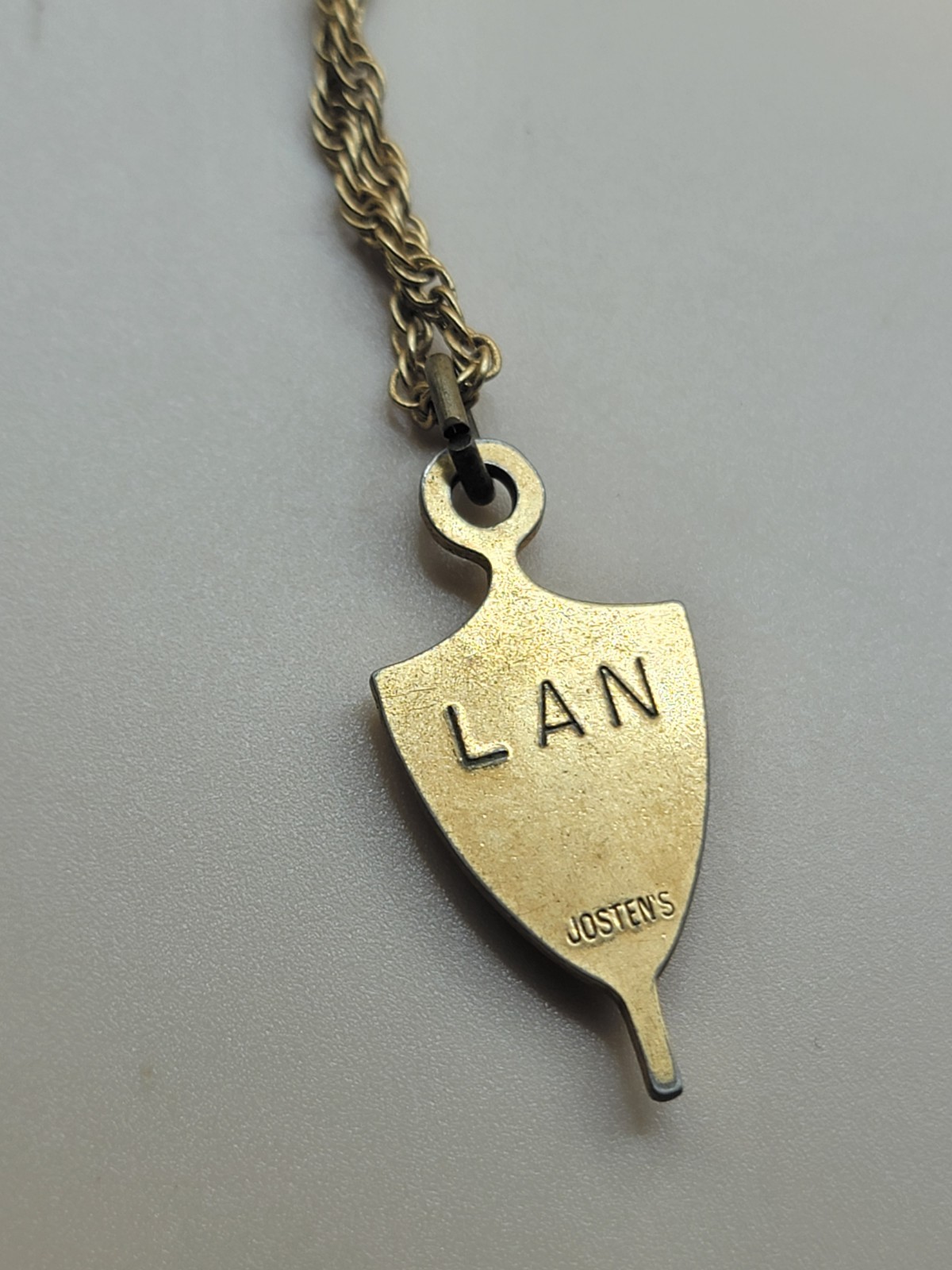 Josten Necklace Pendant Senior Class of 1988 Gray Red Gold Tone 18 1/2″ ’88
