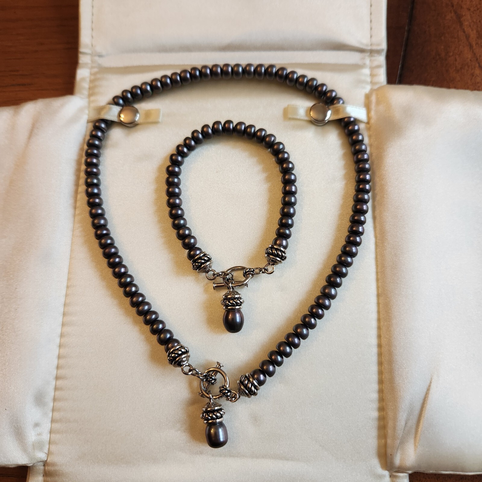 16″ Gray Pearl Necklace w/ Pearl Pendant, Matching 7″ Bracelet and Earrings