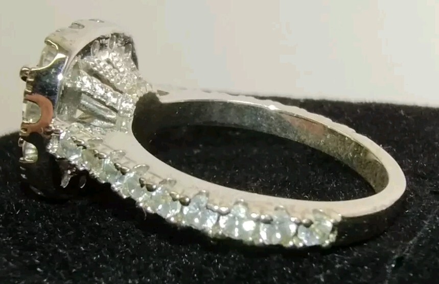 Kays Jewelers Halo Setting Fashion Jewelry Ring Zirconia Womens Size 7