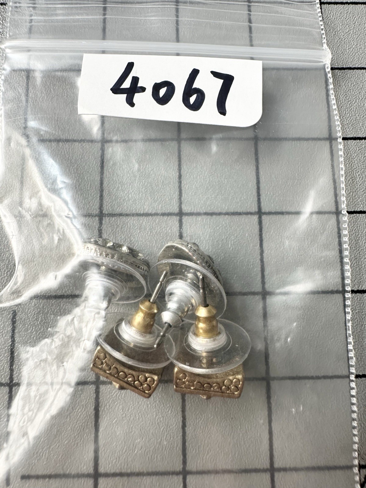 Sweet Romance Rhinestone Pierced Earrings