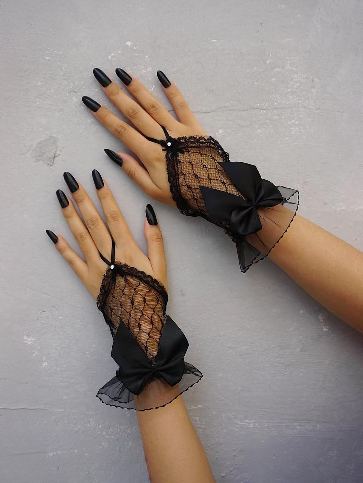 Women’s Floral Lace Bow Front Short Wrist Cuff Wedding Wrist Length Bridal Pr…