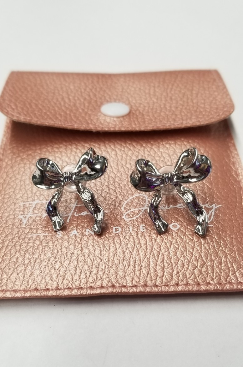 Friction Jewelry Bow Stud Earrings 1″