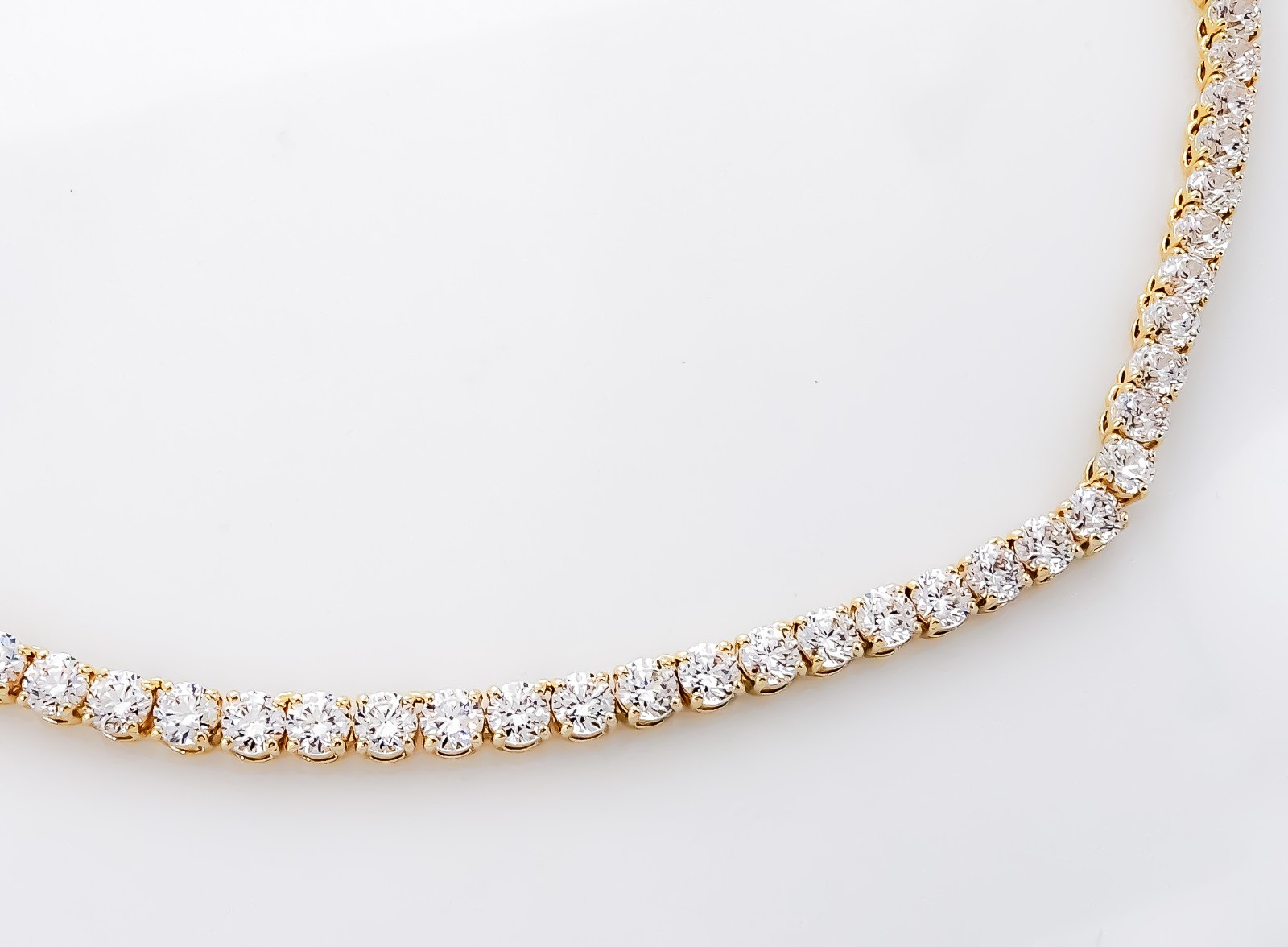 New in Gift Box SWAROVSKI 5681795 Gold White Crystal Matrix Tennis Necklace