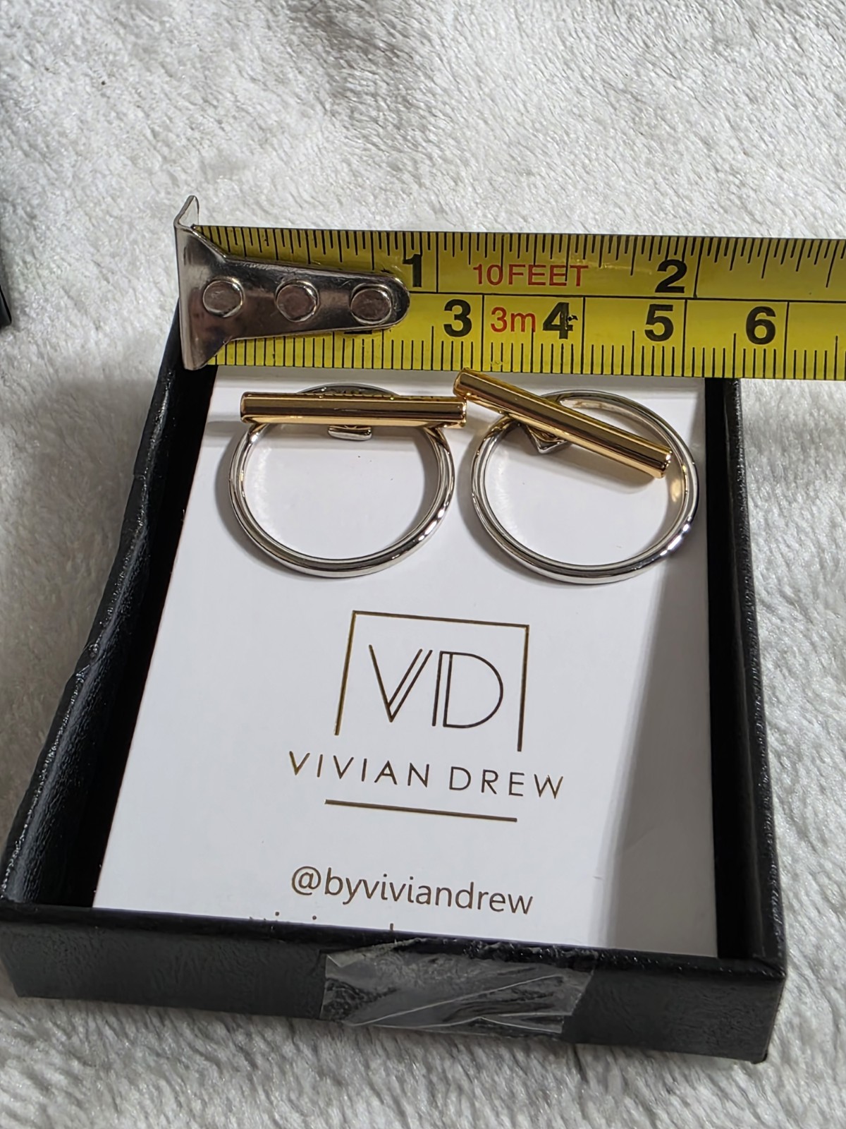 NWT Vivian Drew Gold And Silver Tone Earrings – NWT