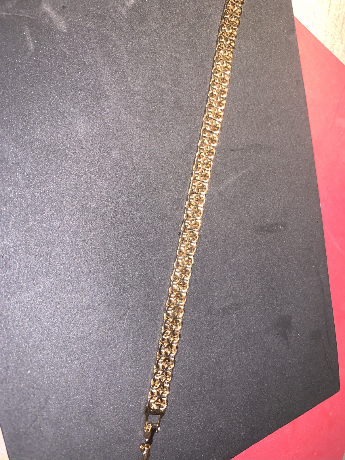 Quality GoldTone Bracelet Unsigned 7 Inches Long Links Safety Clasp Box Type