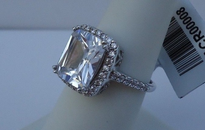 925 STERLING SILVER LADIES DESIGNER RING W/ 5.50ct SIMULATED DIAMONDS