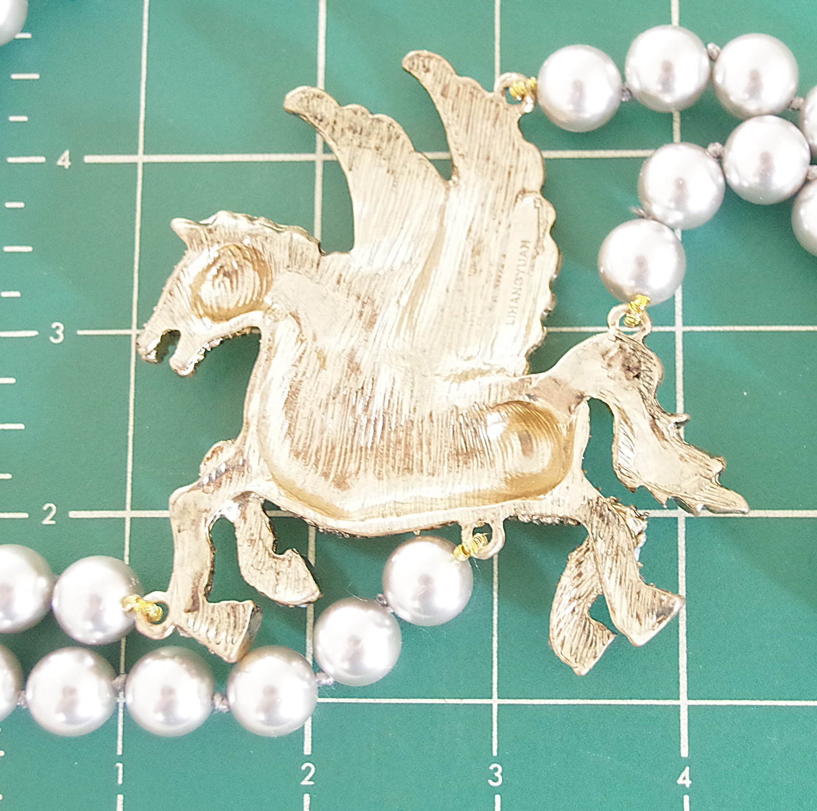 NEW DESIGNER STYLE HAND-KNOTTED SILVER PEARL CRYSTAL RHINESTONE PEGASUS NECKLACE