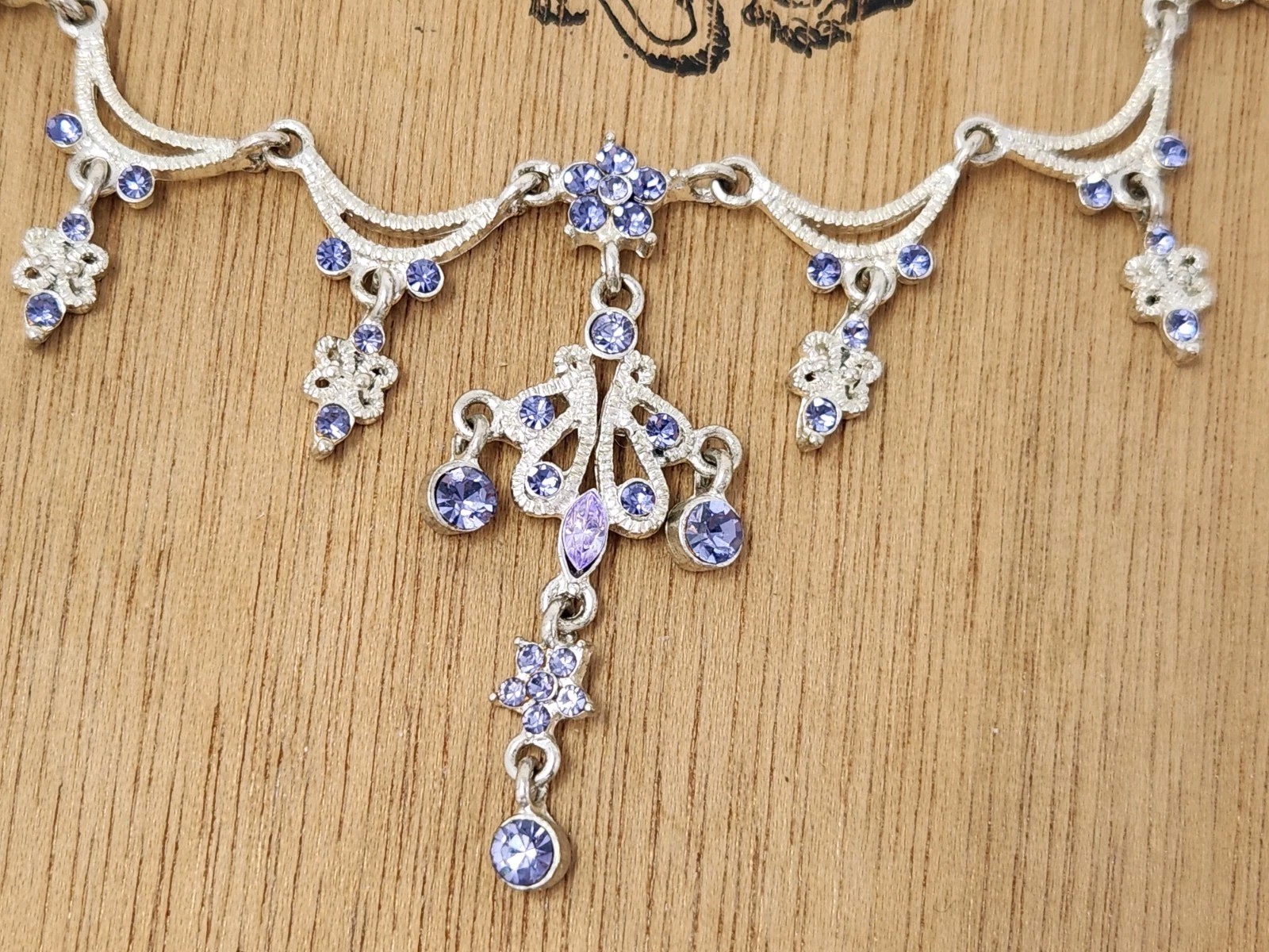 Purple Crystal Rhinestone Y-Drop Scalloped Necklace Silver Tone Fringe Dangle