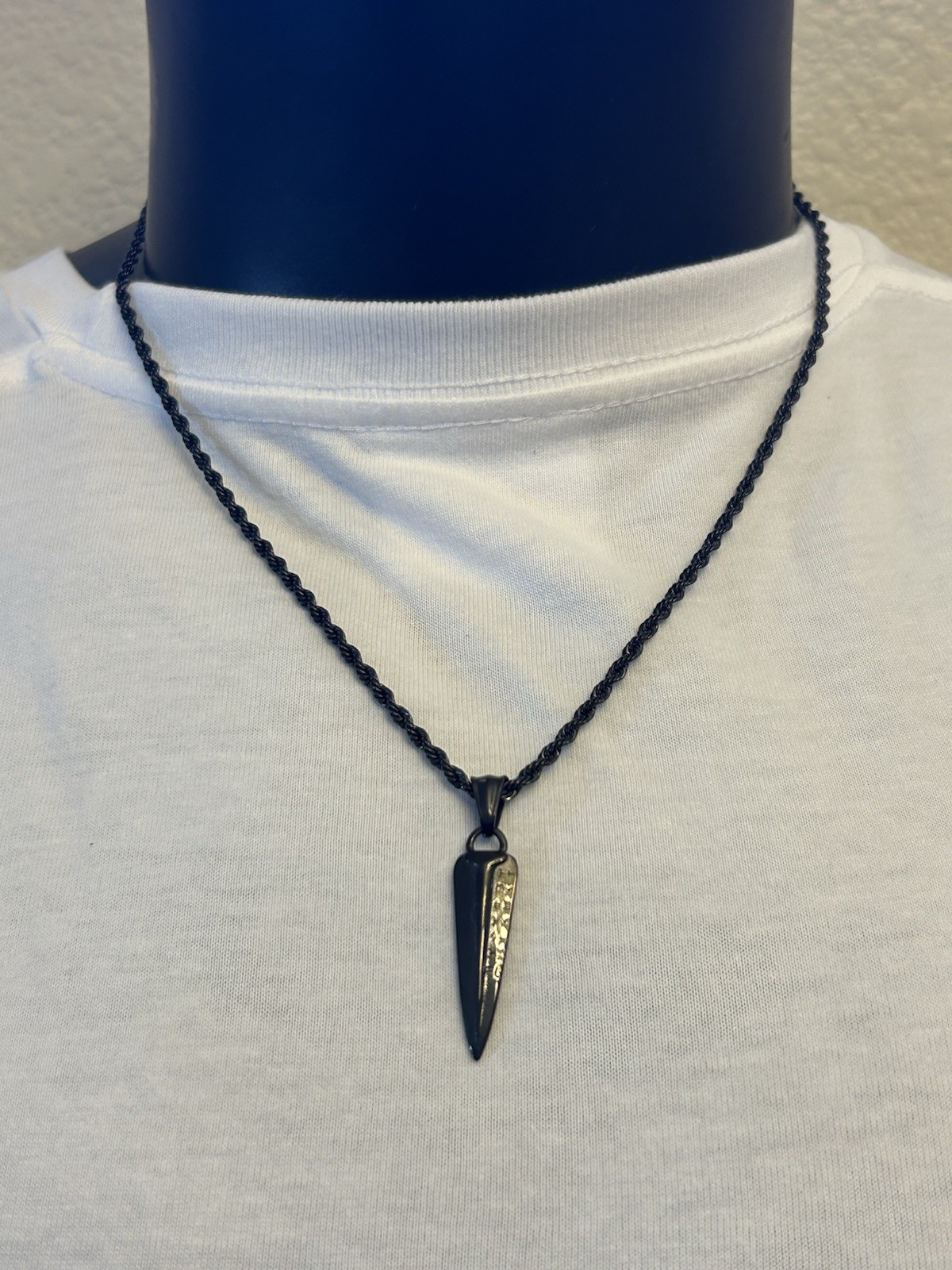 Marvel Black Panther 22″ Claw Pendant Curb Necklace With Box