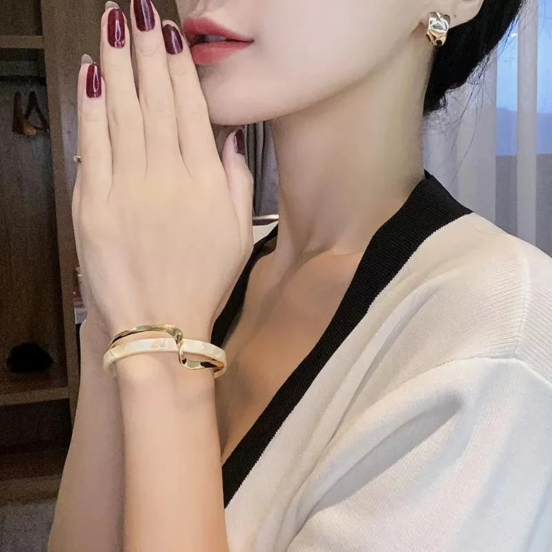 White Shellfish Bracelets, Board Bend Metal Bangles, Women’s Hand Bracelets