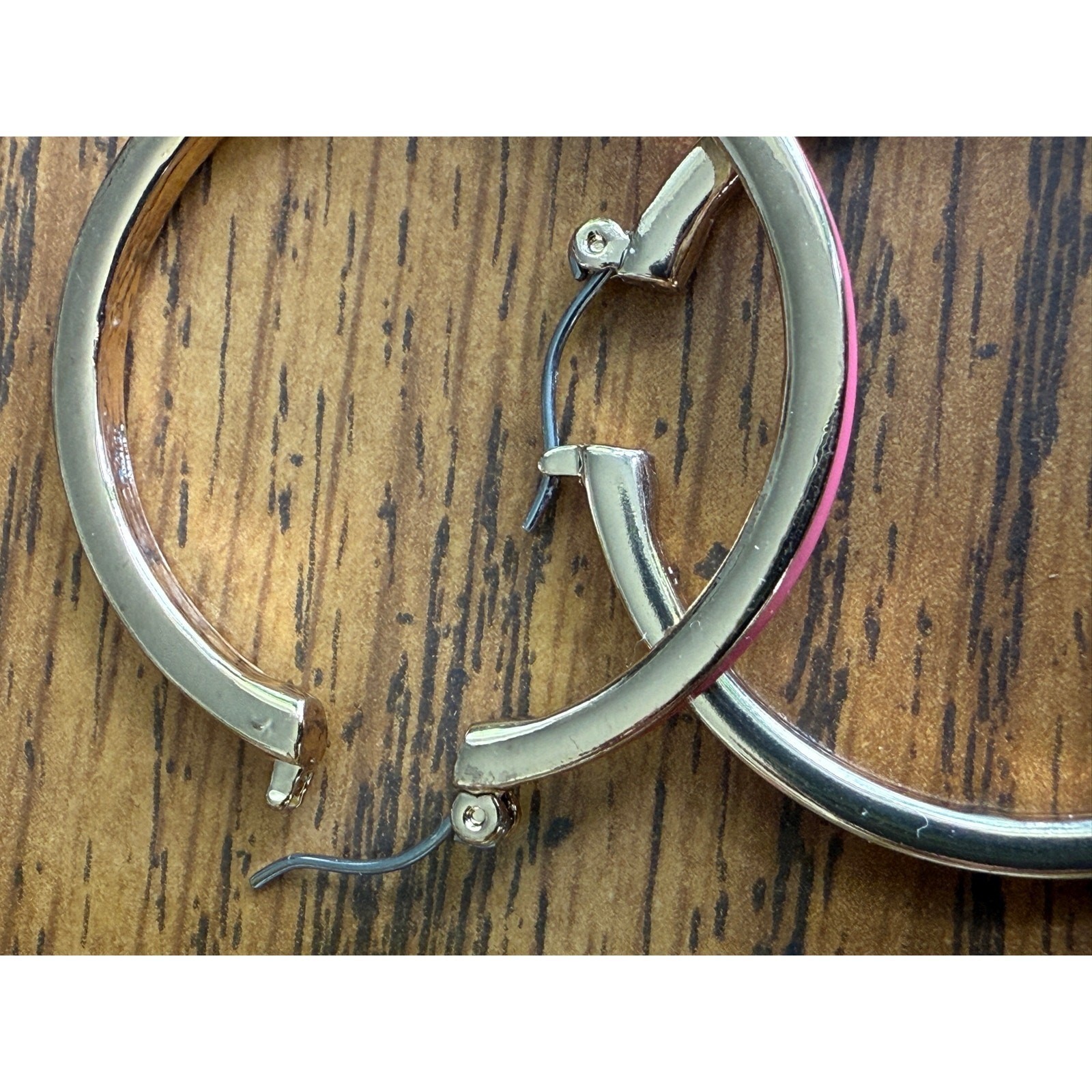Avon Fashion Hoop Earrings Goldtone Pink 1.5 inches Pierced