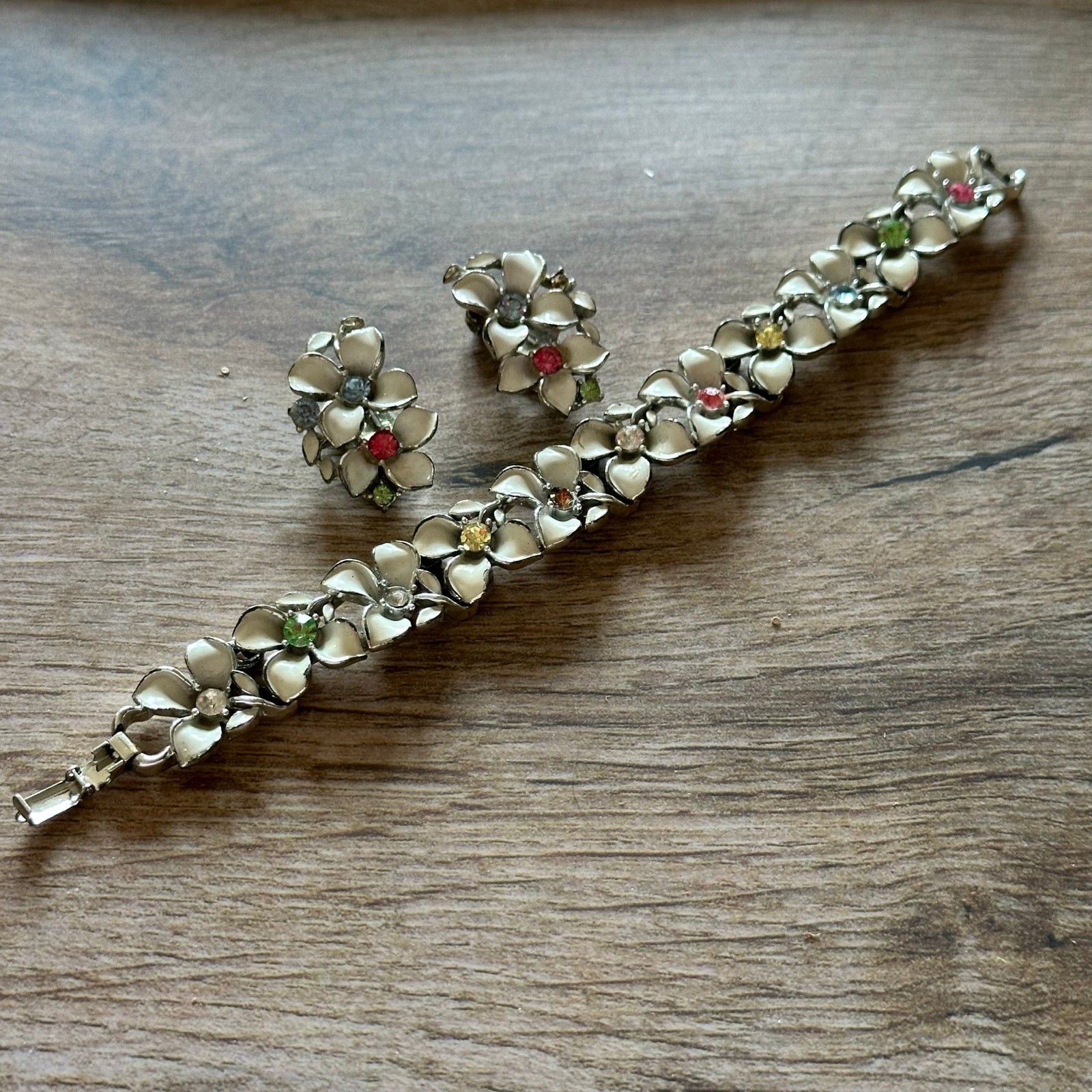Lisner Vintage Floral Enamel Bracelet & Clip-On Earrings Set White Rhinestone
