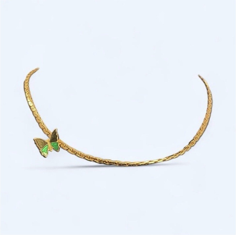 Avon Gold Tone Chain Necklace w/ Butterfly Charm Pendant & Spring Ring Closure