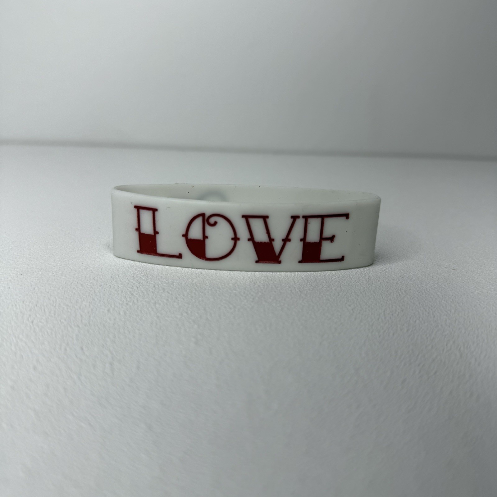Radbandz LOVE Hot Topic Silicone Wristband Bracelet White Red Size Large