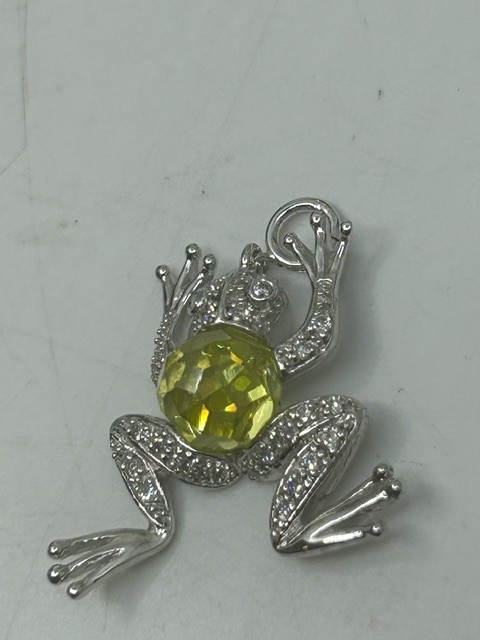 925 STERLING SILVER FROG PENDANT PERIDOT & ACCENTS STATEMENT