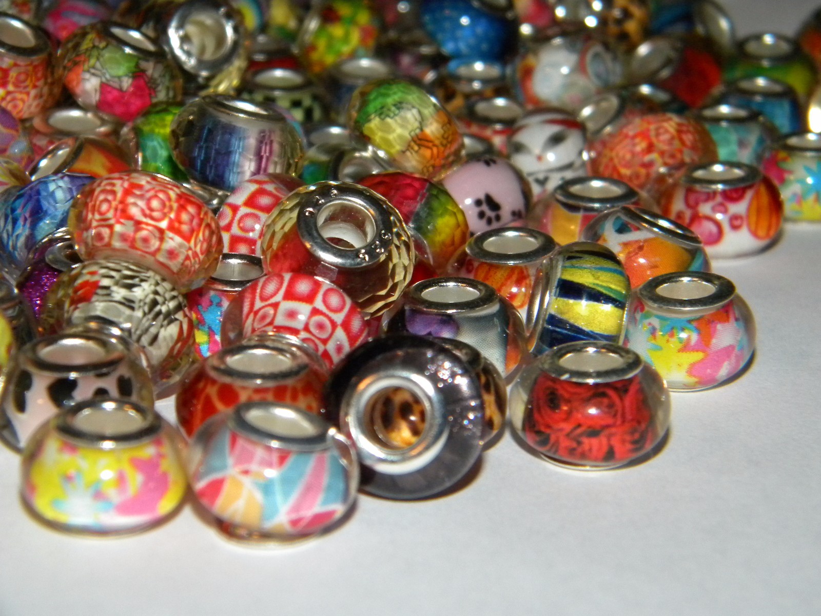 NEW 300/Pc COLORFUL High Visual Mixed 14mm RESIN European Beads lot (200)