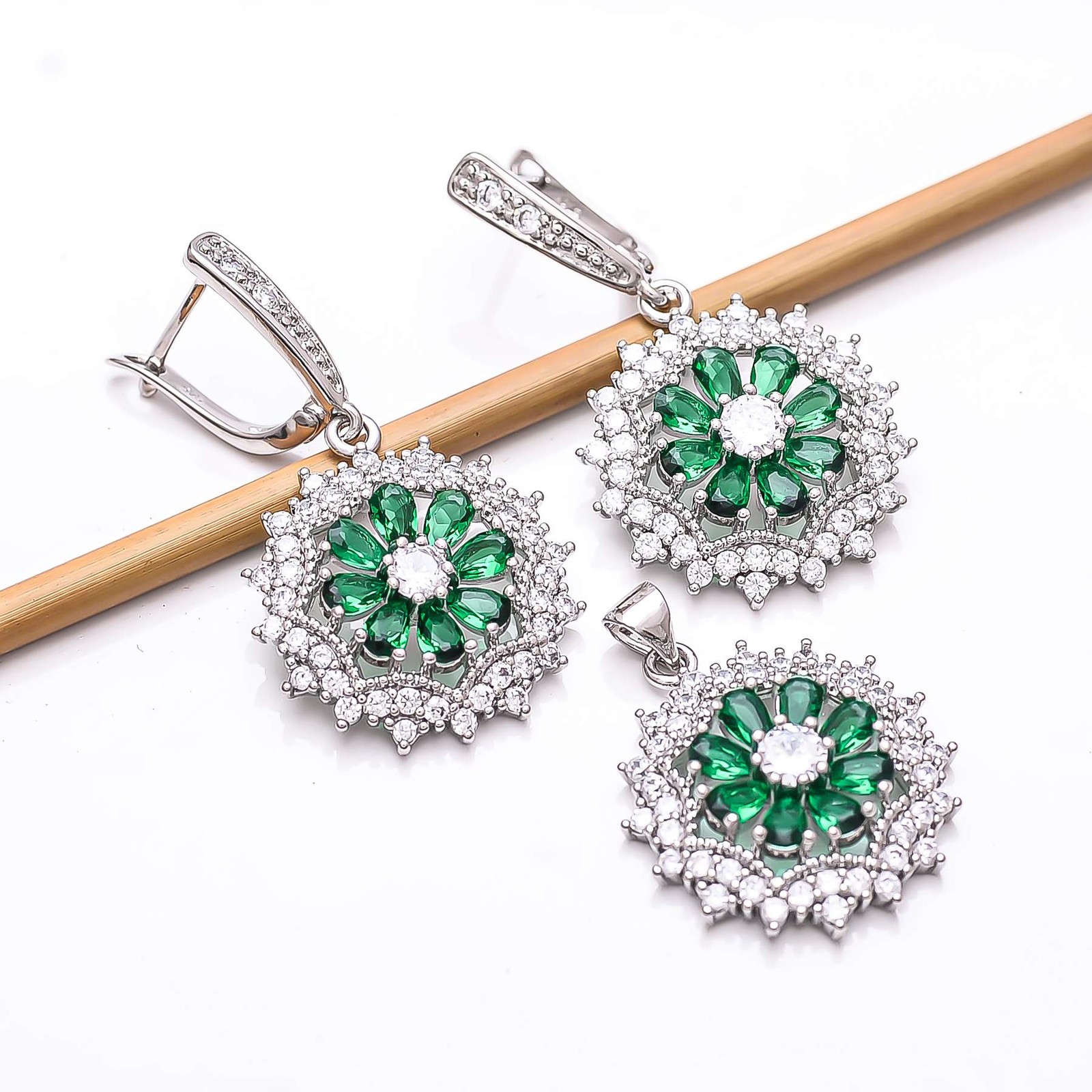 Emerald Simulated & CZ 925 Silver Handmade Flower Pendant Earring Set PS80