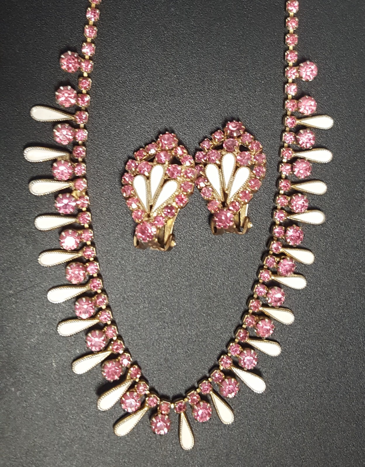 WEISS Pink Rhinestone White Enamel Necklace 15″ Clip Earrings 1″ Set Vtg TLC