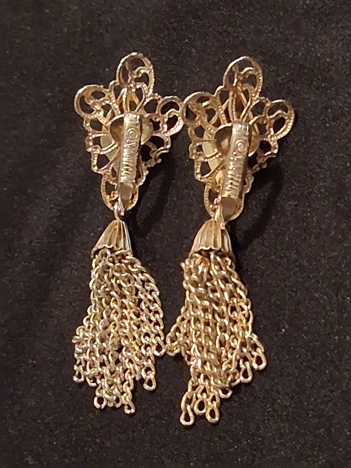 Vtg 1972 Sarah Coventry PEKING Gold Filigree Green Faux Jade Tassel Earrings