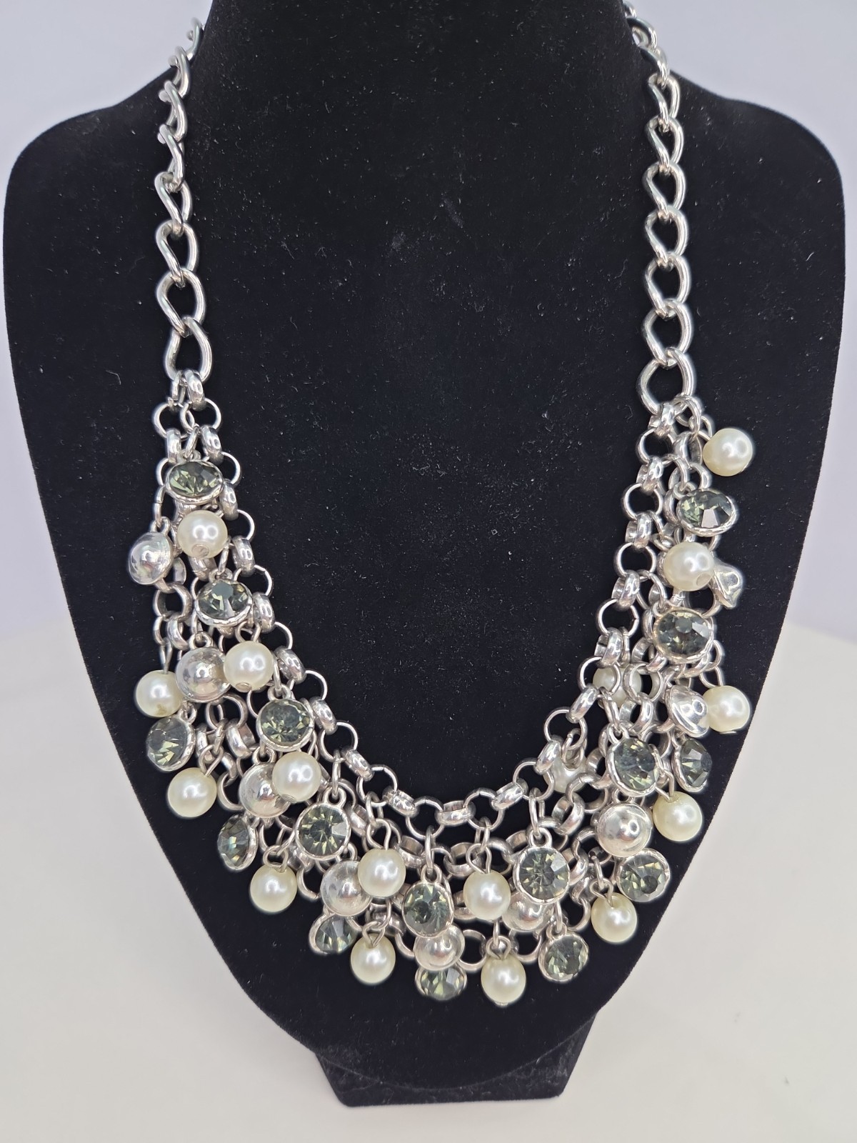 NY Brand Grey Rhinestones & Faux Pearls Silvertone Metal Chain Bib Necklace 22″