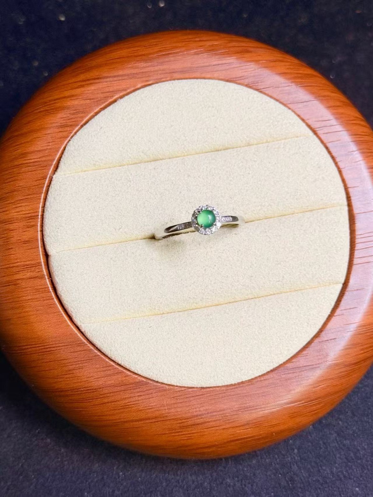 100% Natural green jadeite ring