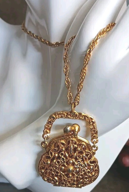 ART Filigree Purse Locket Pendant Sachet Necklace Victorian Style Kiss Lock Vtg