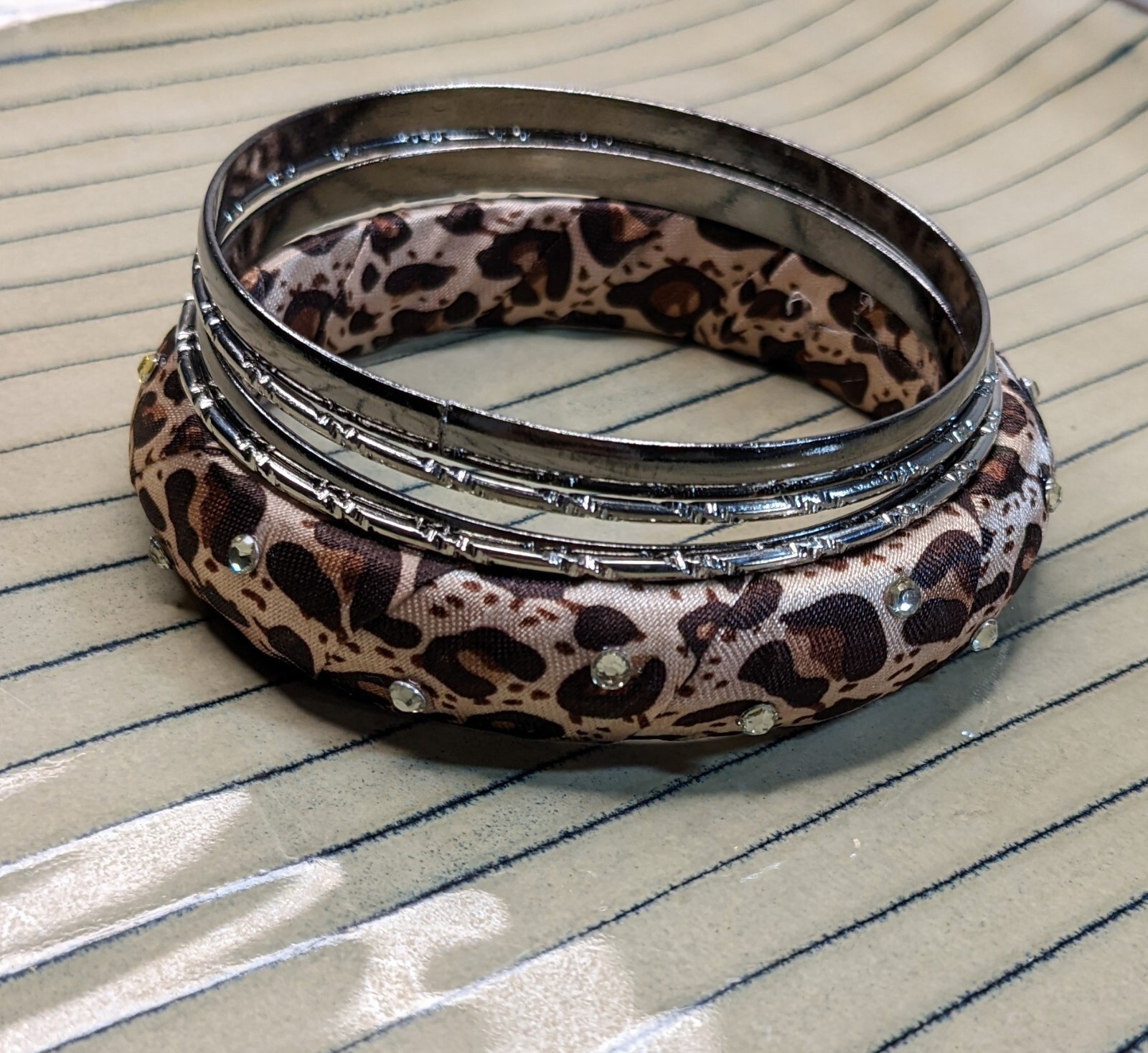 Bangle Bracelet Animal Print 50 pcs Stackable Woman Teen Wrist 2.50″ dia