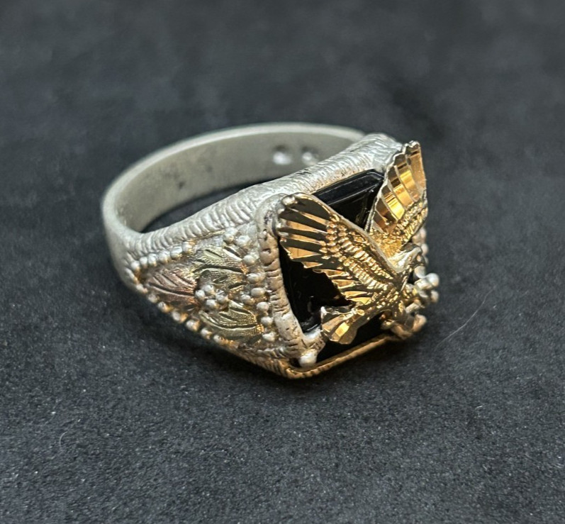 Vintage 10K Black Hills Gold Eagle Onyx Sterling Ring 16.5mm Sz 11 – 10.9g