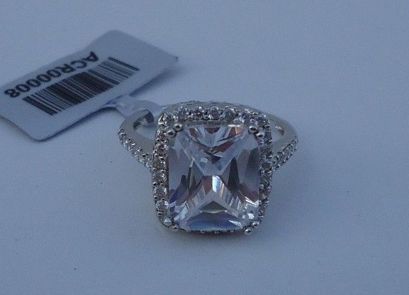 925 STERLING SILVER LADIES DESIGNER RING W/ 5.50ct SIMULATED DIAMONDS