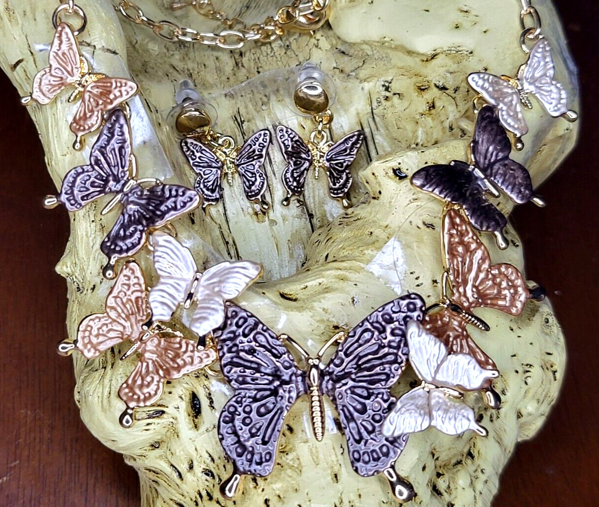 AVIANNA COLORFUL COPPER DESIGNER FASHION ENAMEL BUTTERFLY NECKLACE & EARRING SET