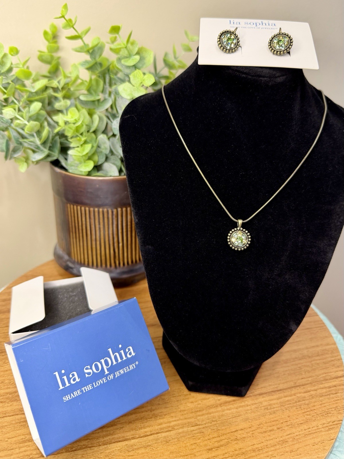 Lia Sophia Vintage Style Green Crystal Necklace Earrings Set Bronze Tone New