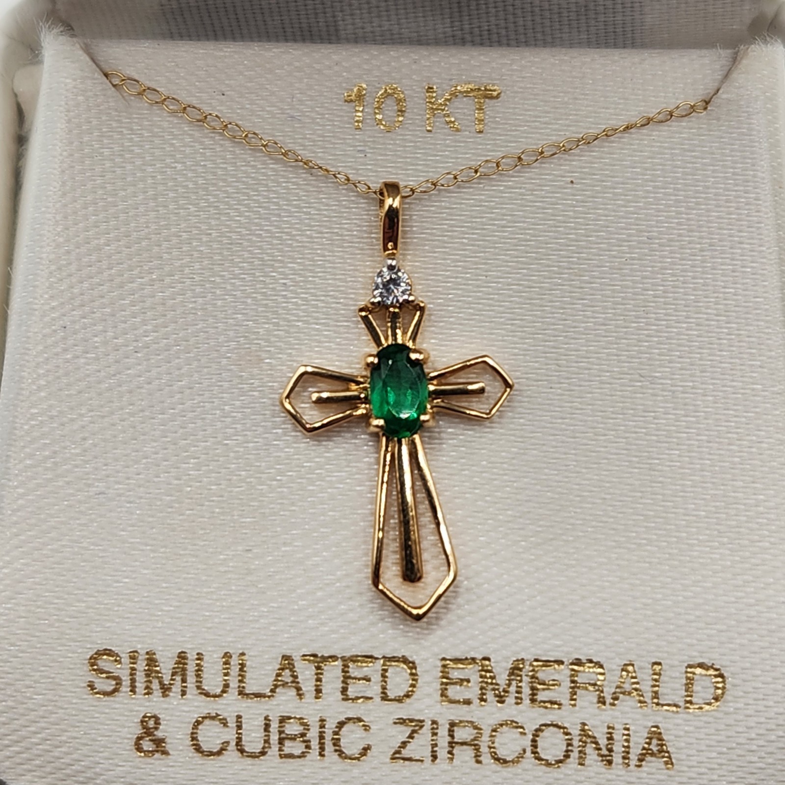 Dainty 10K Solid Gold Emerald & CZ Cross Pendant 18″ Gold Shell Necklace CW Box