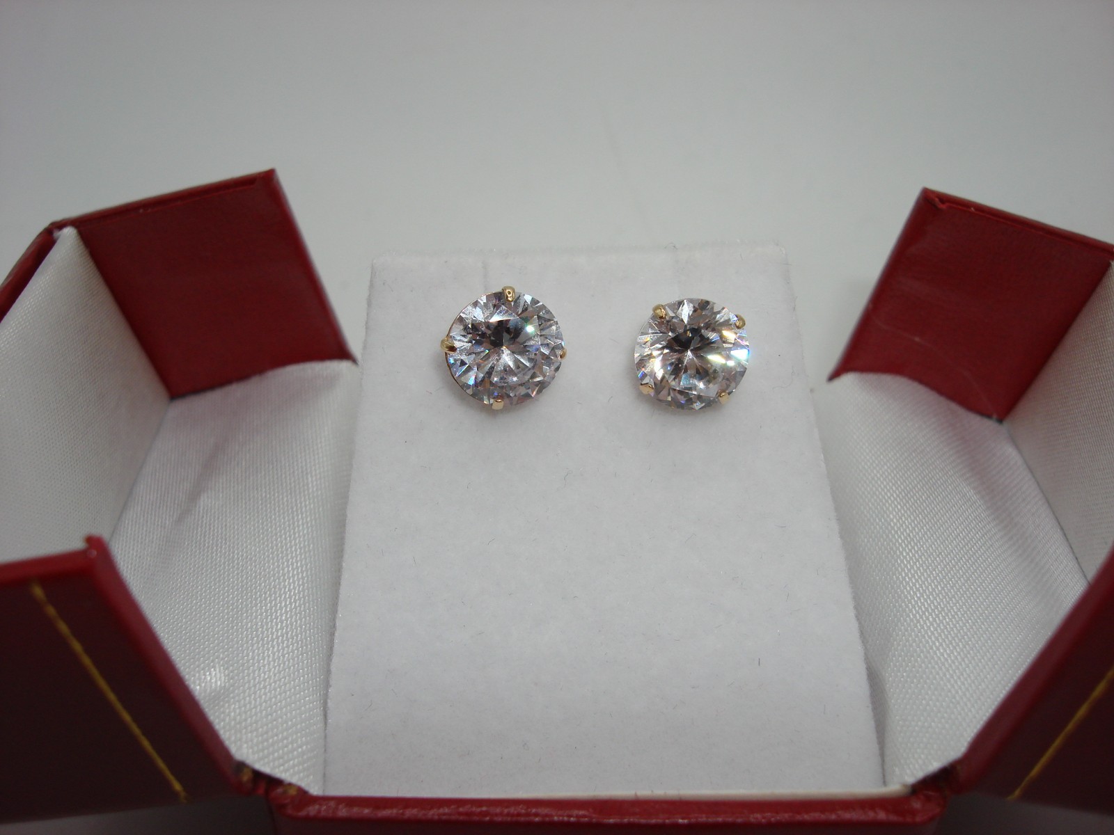 BEAUTIFUL 14K SOLID GOLD APPROX. 4+ CTW CZ PIERCED STUD EARRINGS!