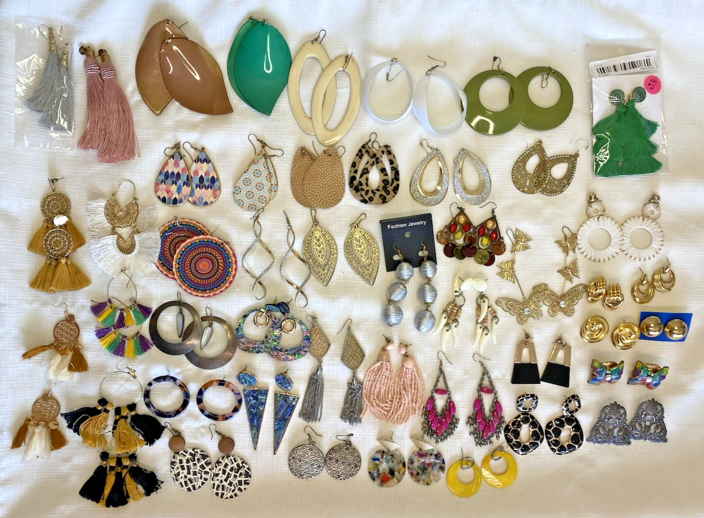 COSTUME EARRINGS Lot 46 Pairs Statement Bold Chunky Mixed Vintage to Modern