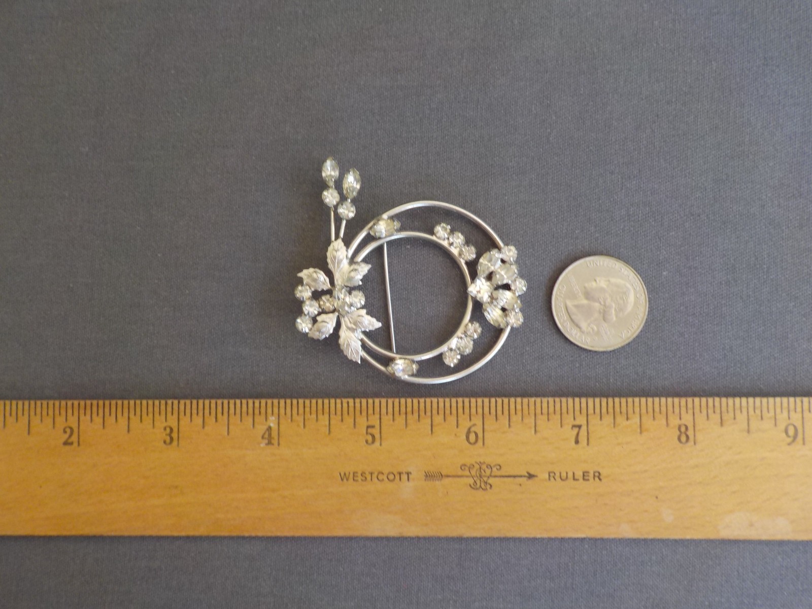Double Loop Round Leaf Brooch Pin Pronged Clear Rhinestone Silver Tone Metal