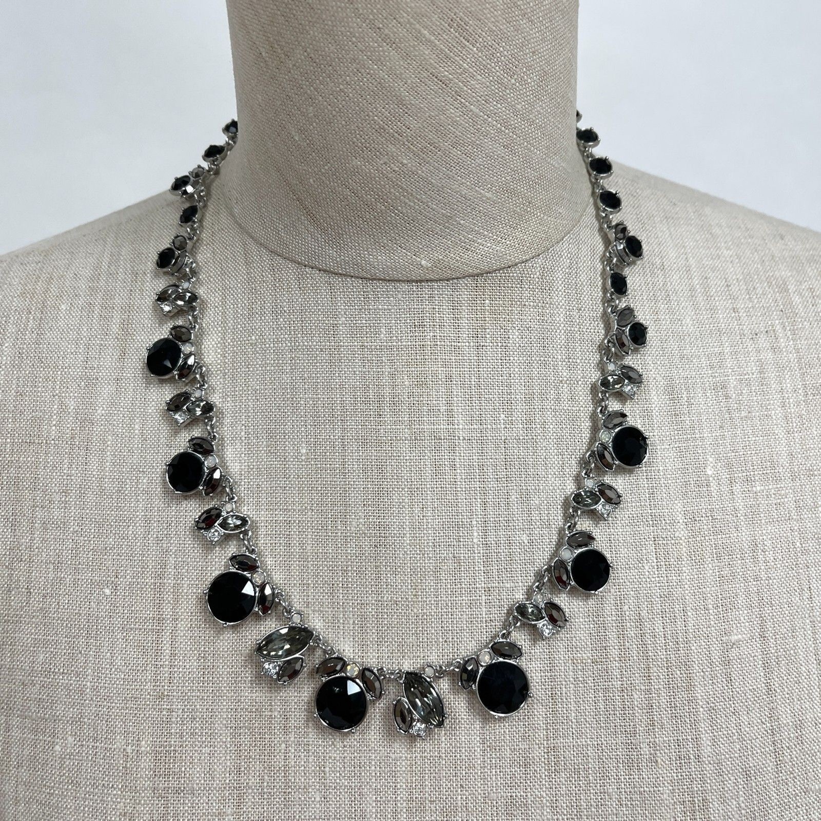 Silver-tone Black Iridescent Smokey Gray Women’s Fashion Necklace NWOT