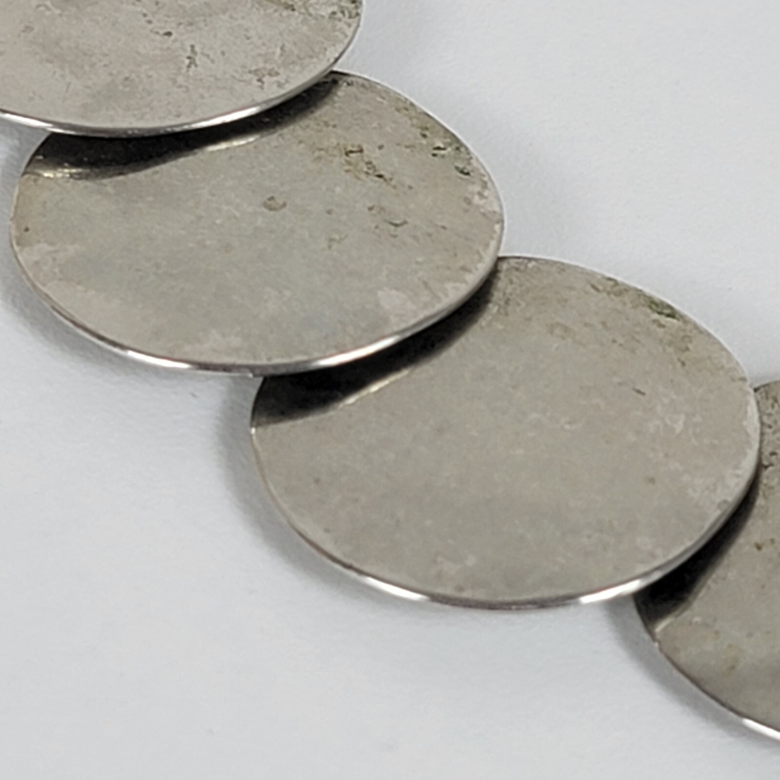 Modernist Silver-Tone Hammered Circle Link Bib Necklace 20.5 In Lobster Clasp