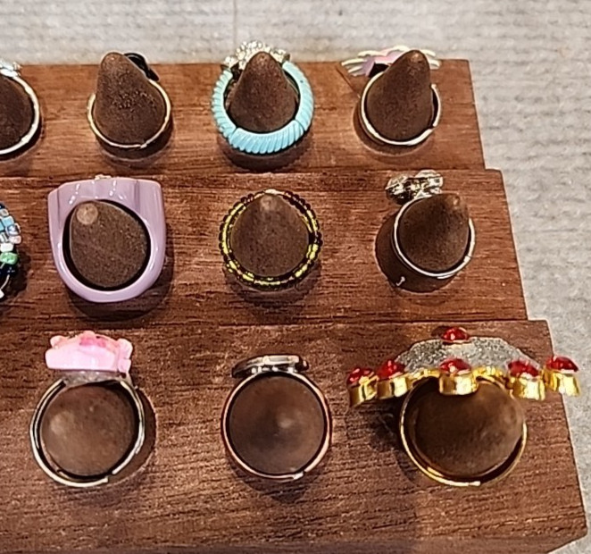 Jewelry 18 Rings Girls Collection Adjusts Sized Stretch Lot #111 See Description