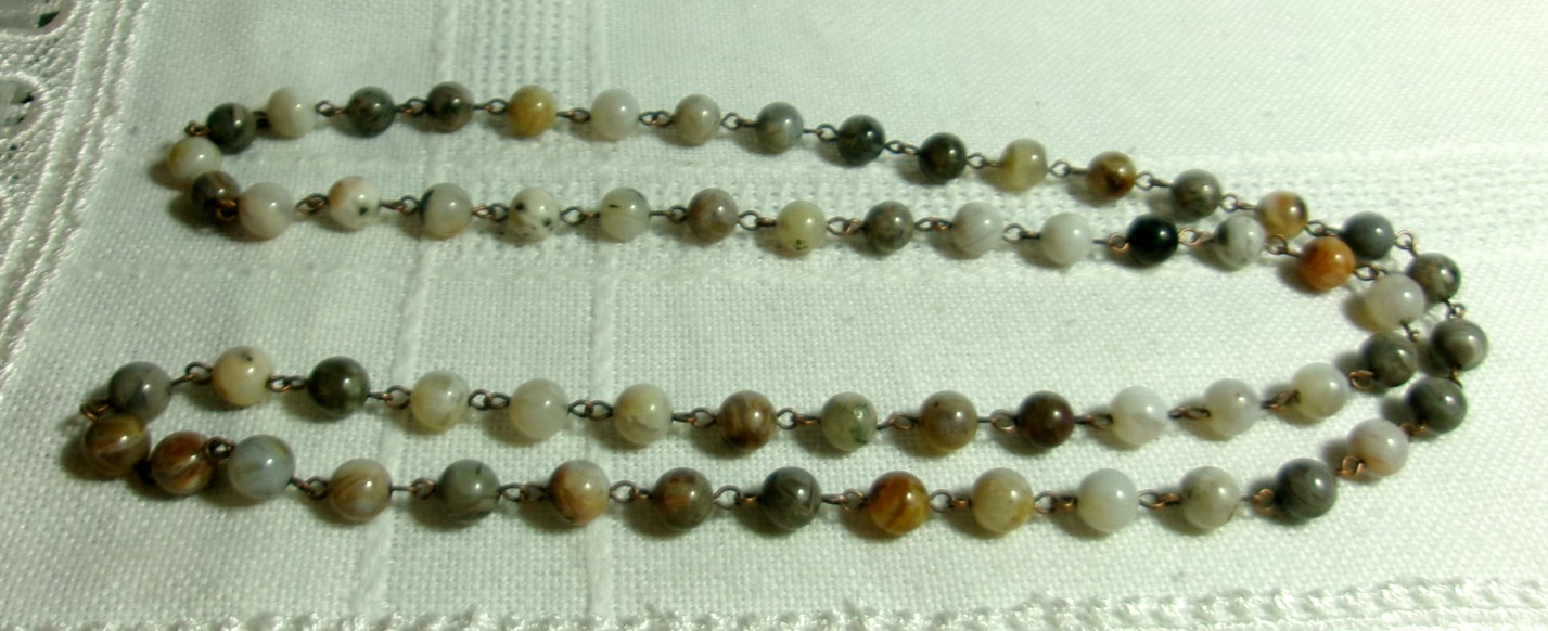 REAL STONE ROUND BEAD NECKLACE W/COPPER METAL LINKS BETWEEN STONES NO CLASP