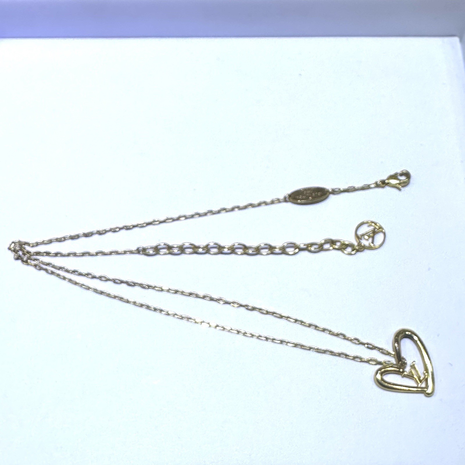 Louis Vuitton Collier Heart Foreign Love Necklace Gold Plated – Dust bag/Box