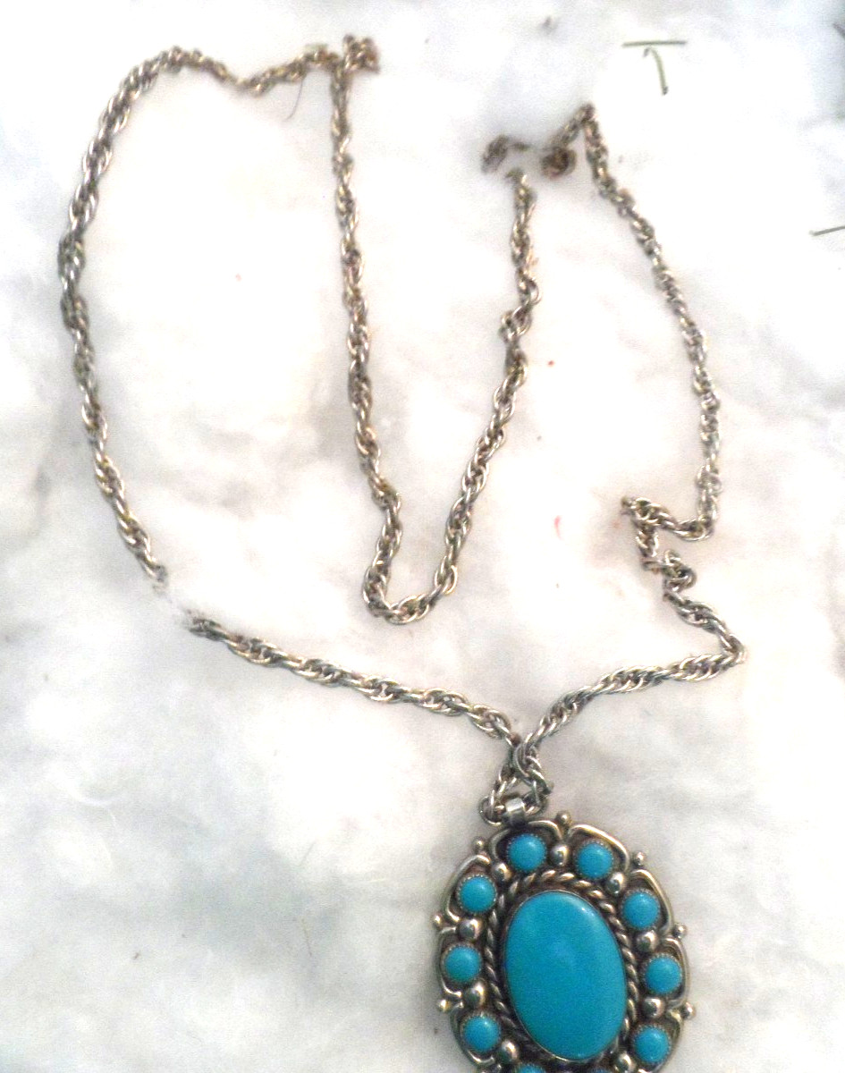 Vintage Necklace – NICKEL SILVER BELL SOUTHWESTERN CHAIN w/PENDANT – 29″