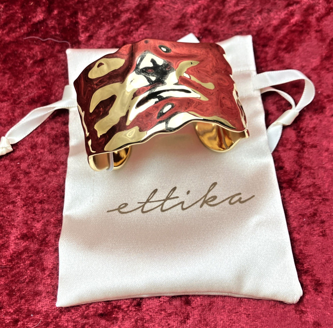 Ettika Thick Sculpted Cuff Bracelet 18kt Gold Plated RP $75 NWT