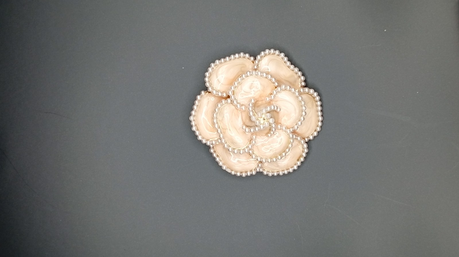 Elegant Brass Flower Brooch Peach Enamel Faux Pearl Pin Women Party Dress