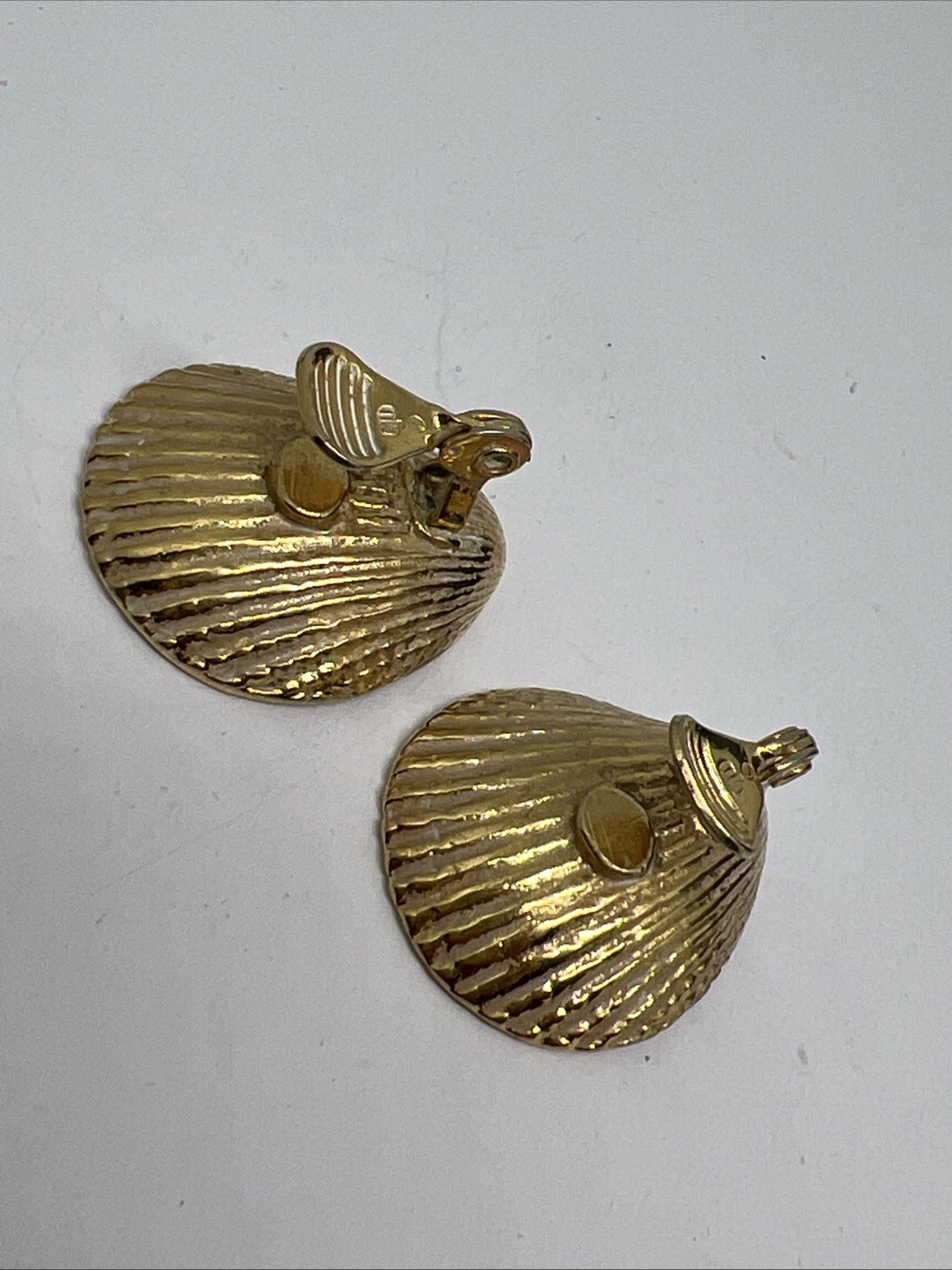 Vintage Signed GJD Gold Tone Clam Shell Faux Pearl Clip On 1.3” Earrings